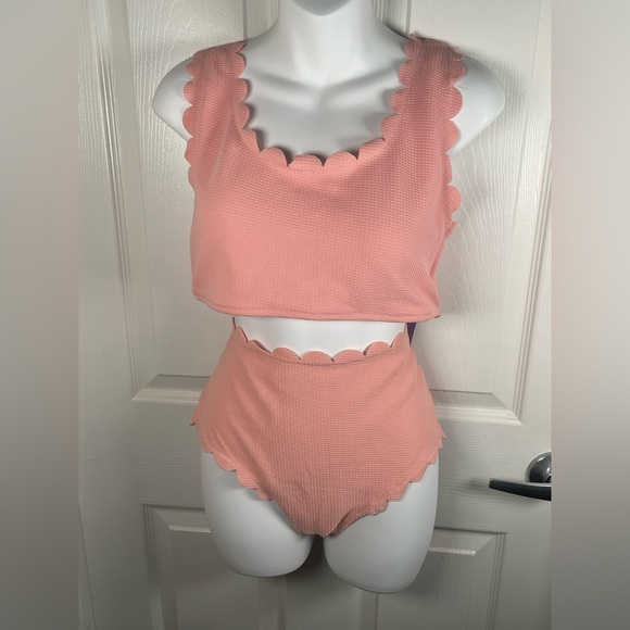 MOLYBELL Chic Scalloped Bikini Set in Light Pink Size XL - Picture 6 of 9